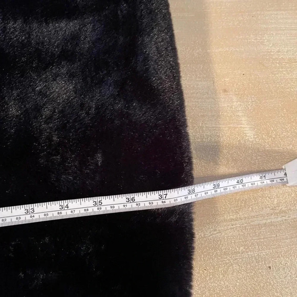 Pretty LITTLE THING ladies size 10 faux fur coat. NWT’s. Warm. Black. - Picture 13 of 14